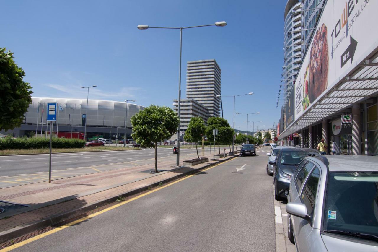 Juls Apartment Next To Football And Hockey Stadium Bratislava Exterior photo